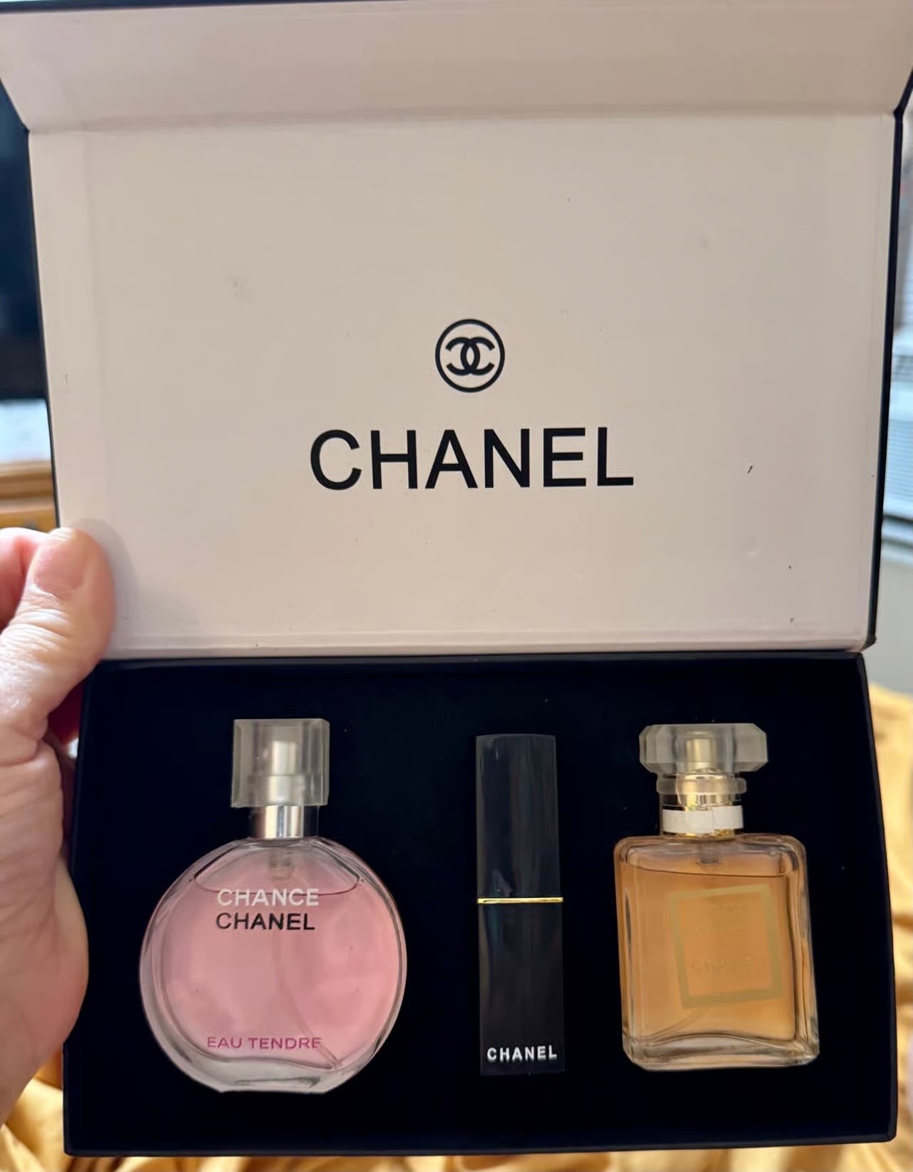 CHANEL Lipstick & Fragrance Gift Set