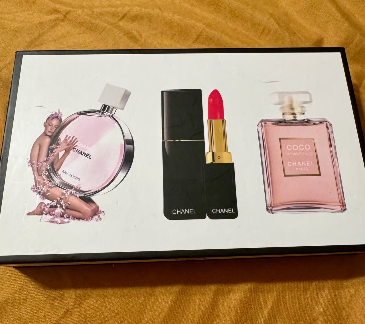 CHANEL Lipstick & Fragrance Gift Set